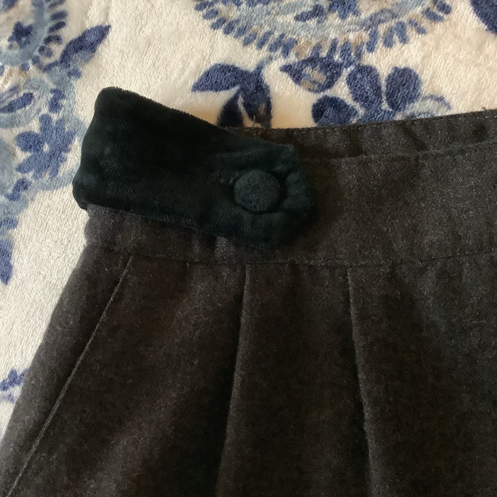 VTG 80s 100% Wool Charcoal Pencil Skirt Velvet Waist Tabs Made in 🇨🇦 Size 14 - Picture 9 of 13